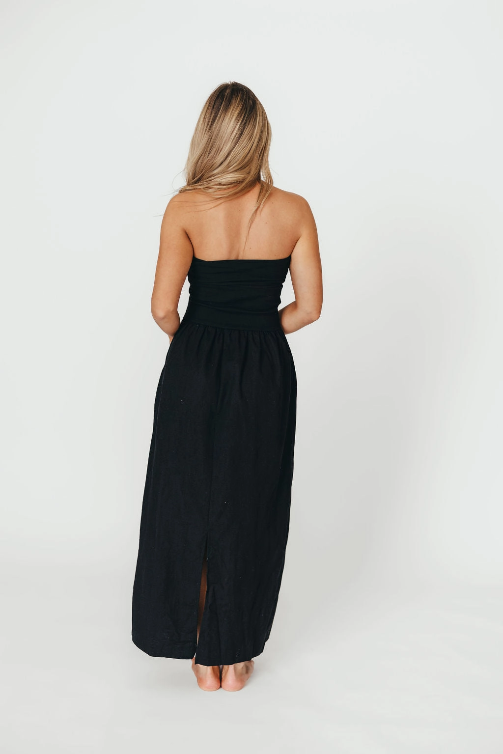 Kaylee Linen and Ribbed Knit Maxi Dress in Black